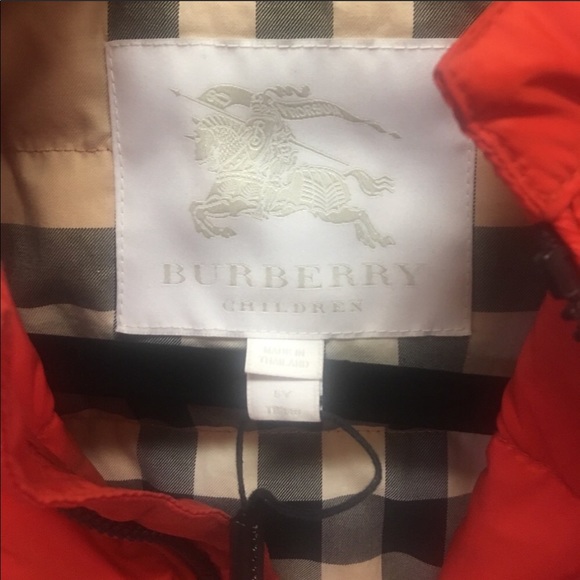 burberry kids red puffer vest - Picture 4 of 8